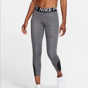 🎉 Sale Nike Pro Dri Fit Crop Leggings 🎉